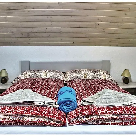 بيت للعطل Two-bedroom Holiday In *